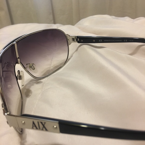ARMANI EXCHANGE Sunglasses 🕶 - Picture 5 of 6